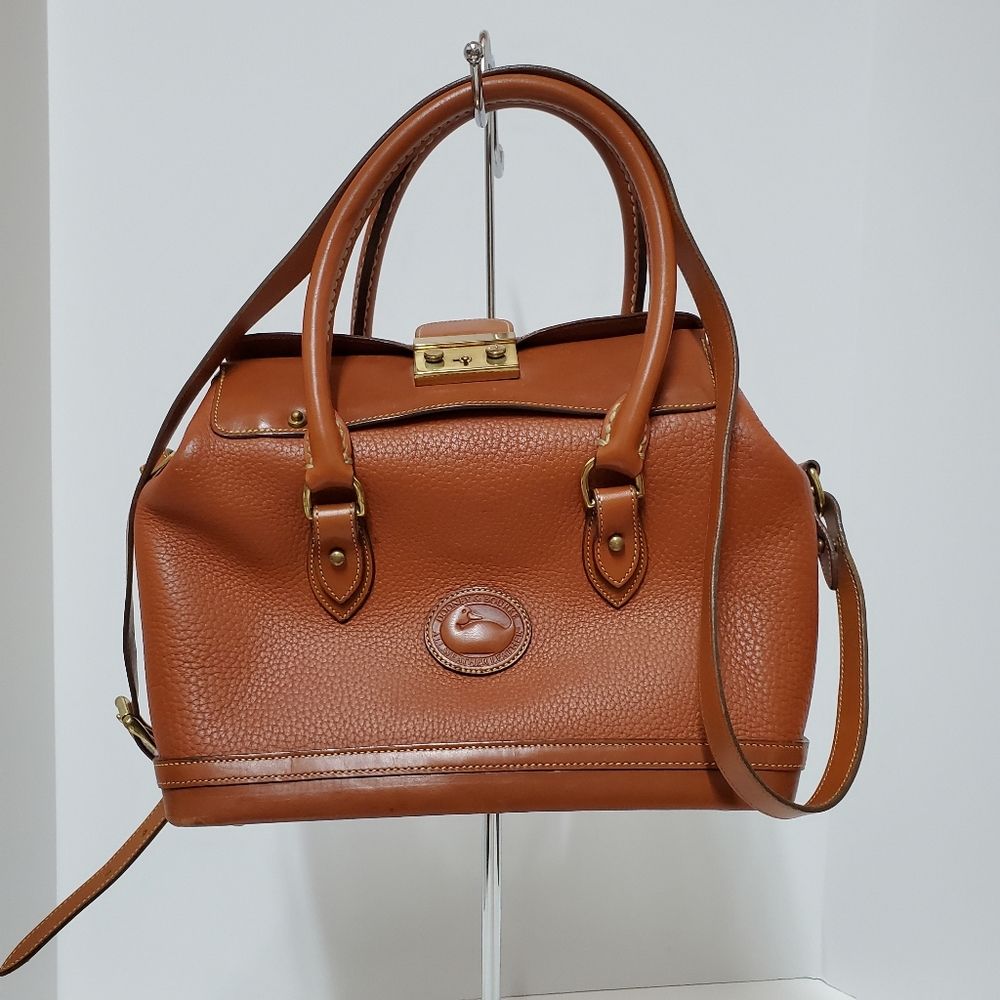 DOONEY & BOURKE VINTAGE ALL WEATHER LOCKING BAG
